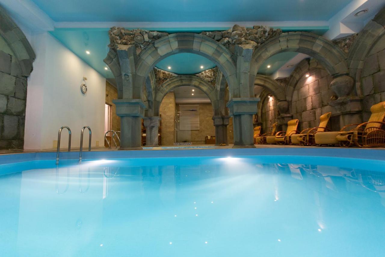 Latar Hotel Єреван Екстер'єр фото