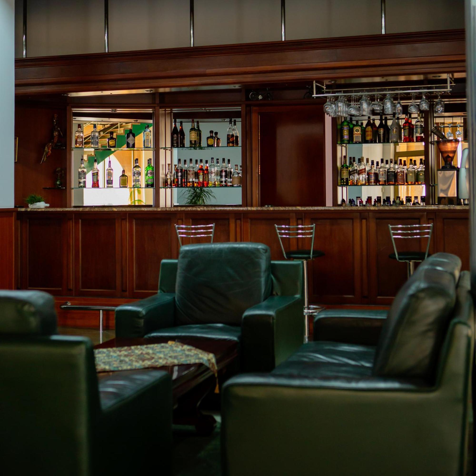 Latar Hotel Єреван Екстер'єр фото
